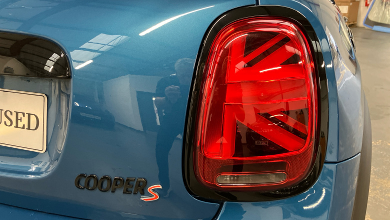 MINI Hatchback 2.0 Cooper S Sport 3dr Petrol Hatchback